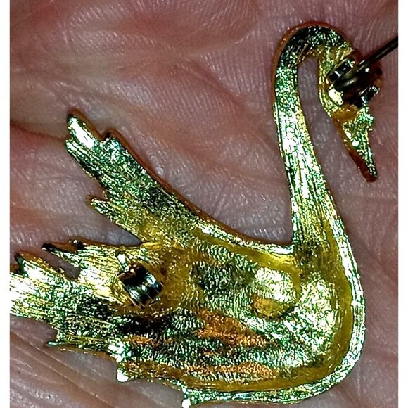 VINTAGE Gold Plated Swan Brooch Detailed Bird Pin Textured Clear Rhinestone Eye - Picture 9 of 9